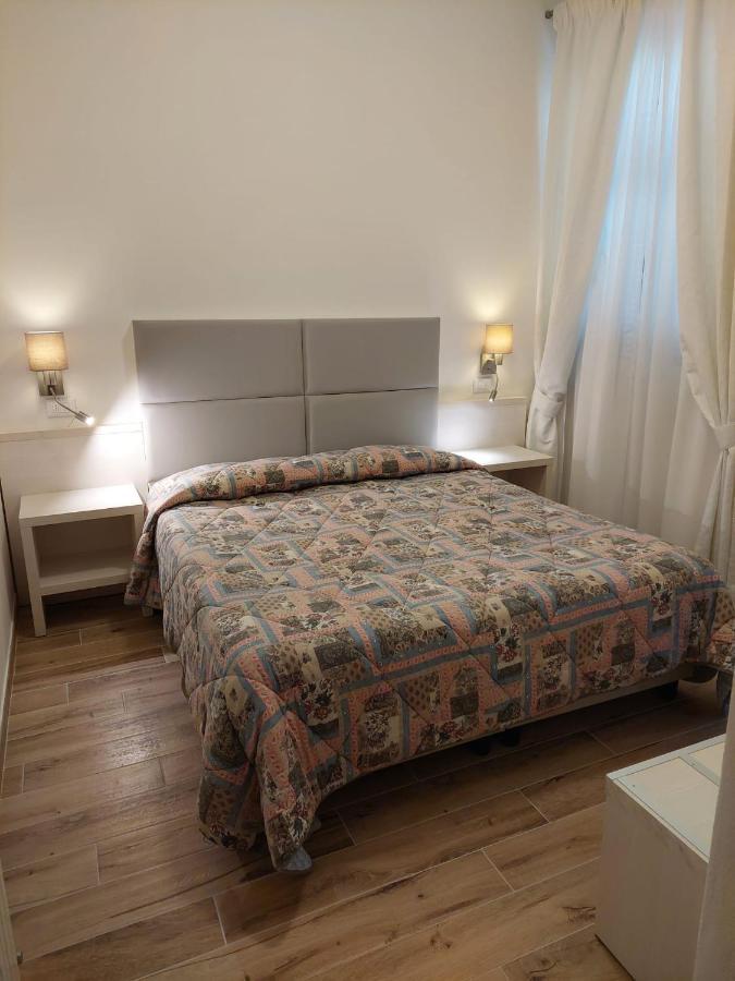 Hotel Patrizia Marina di Massa Exteriör bild