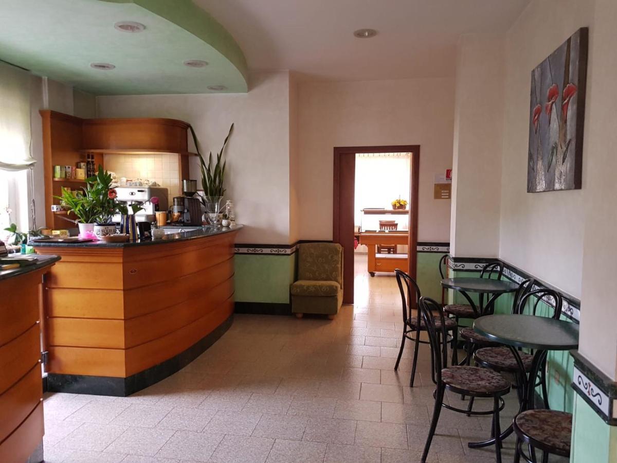 Hotel Patrizia Marina di Massa Exteriör bild